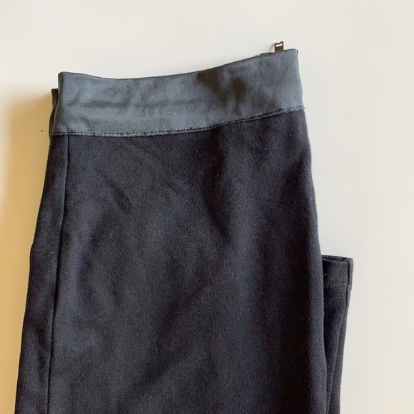 VERO MODA stretchable fabric pencil black skirt. Grey piping at waist. - Picture 5 of 9